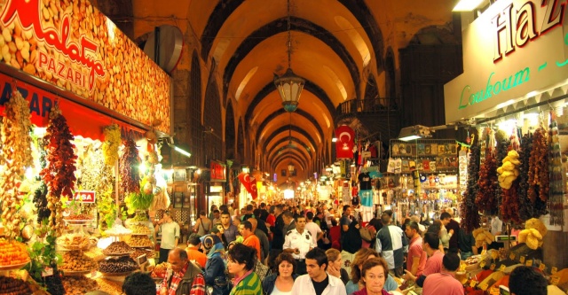 السوق المسقوف في اسطنبول